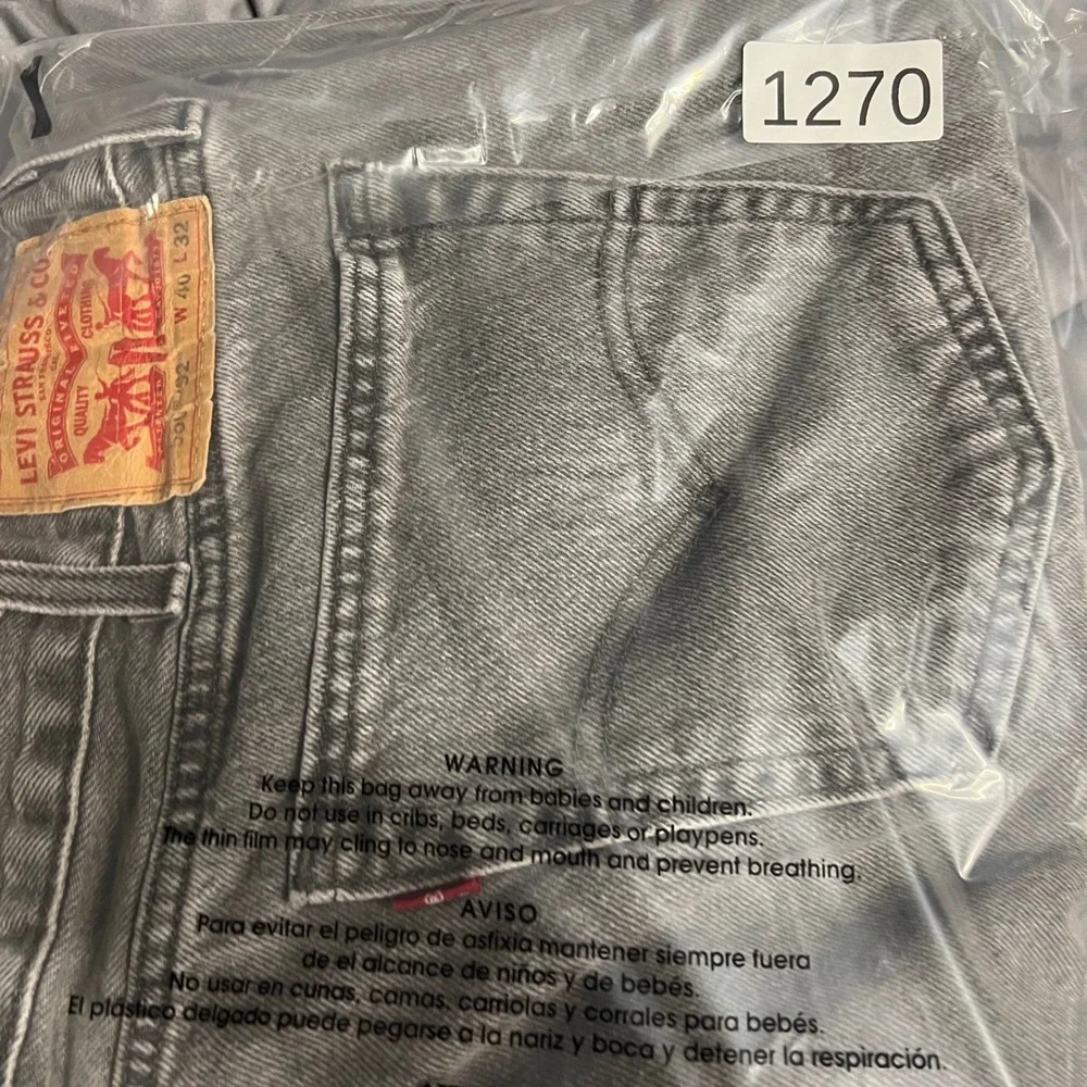 Levis 550 Mens Relaxed Fit Grey Denim Cut Off Shorts W40 Raw Hem 550-0232